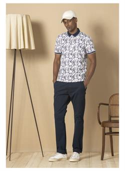 Polo para hombre estampado en azul y marrón