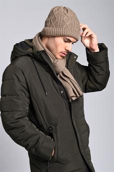 Parka acolchada verde con capucha extraible para hombre